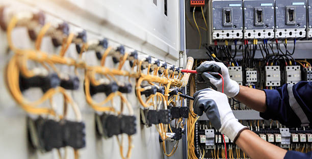 Professional Electrician technician working in Monroeville, OH